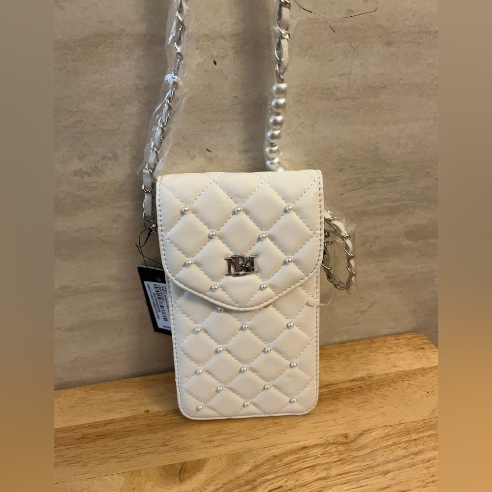 NWT-White Quilted Vegan Leather Pearl Details Phone Case Insert Card Holder